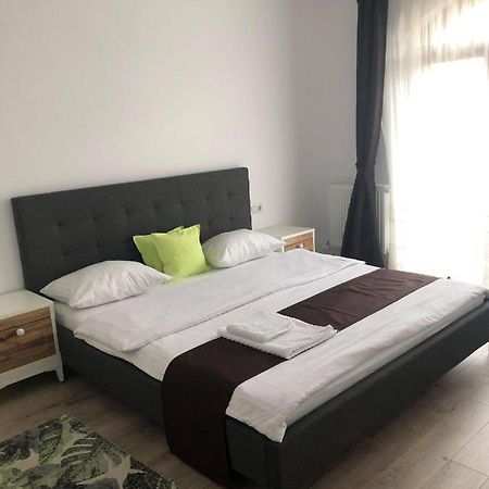 Holiday Luxury Villa With Private Garden Selimbar Exterior photo