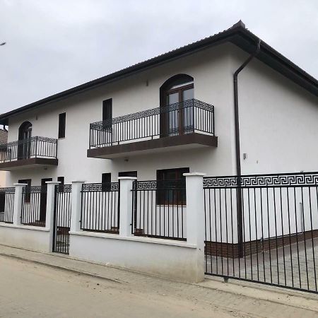 Holiday Luxury Villa With Private Garden Selimbar Exterior photo