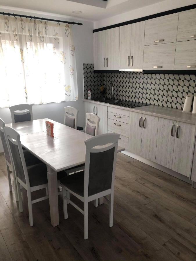 Holiday Luxury Villa With Private Garden Selimbar Exterior photo