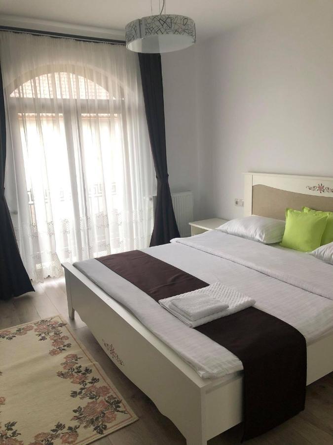 Holiday Luxury Villa With Private Garden Selimbar Exterior photo