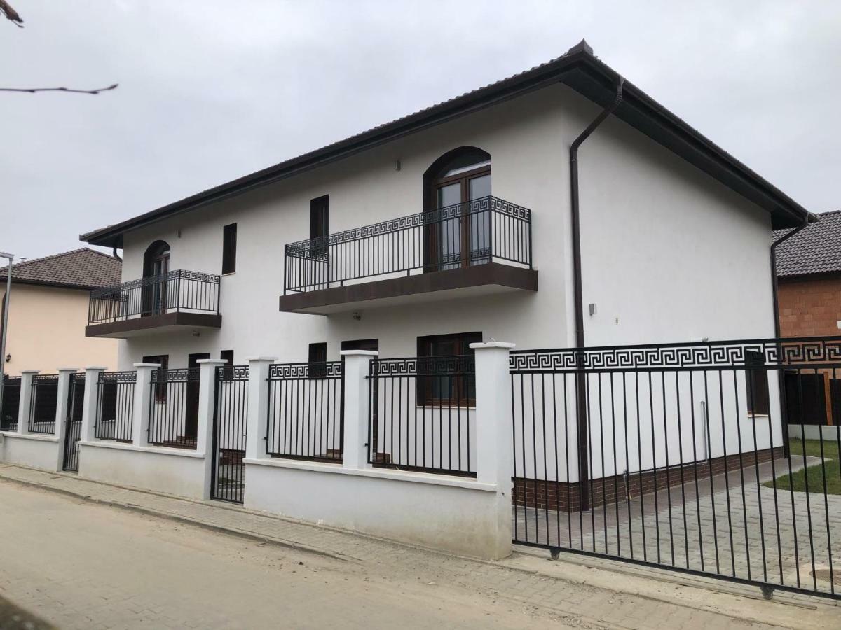 Holiday Luxury Villa With Private Garden Selimbar Exterior photo