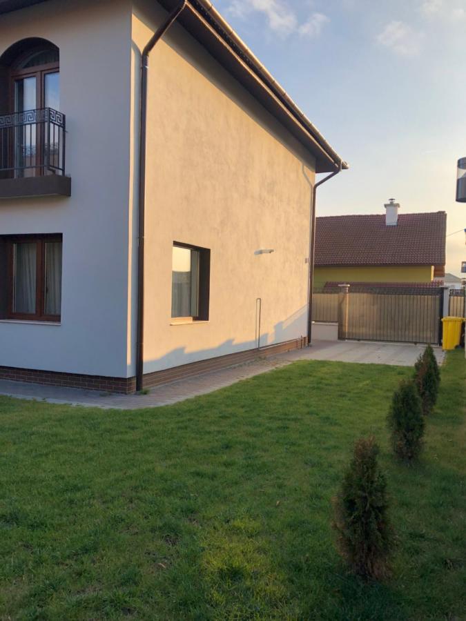 Holiday Luxury Villa With Private Garden Selimbar Exterior photo