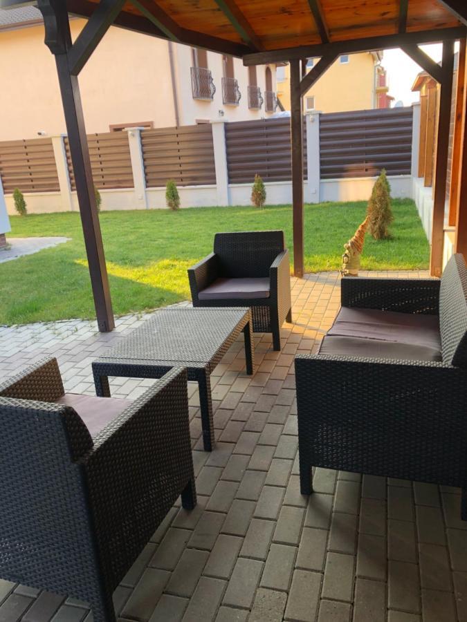 Holiday Luxury Villa With Private Garden Selimbar Exterior photo